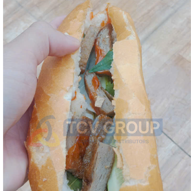bánh mì ăn kèm chả cá chiên tcv group ngon
