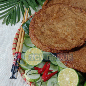 Mua chả cá chiên nóng hổi tại Lê Thị Riêng, Quận 12