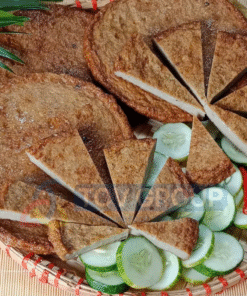 Chả cá chiên có thể ăn kèm bún, cơm, bánh mì hoặc làm món kho