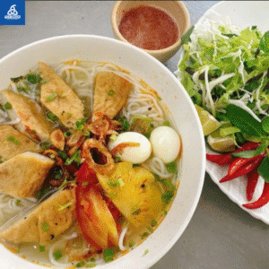 món bún chả cá thơm ngon ăn kèm rau sống