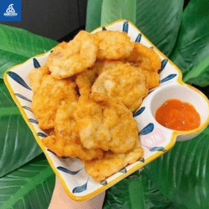 Chả mực Hạ Long chiên vàng giòn chấm tương ớt hấp dẫn