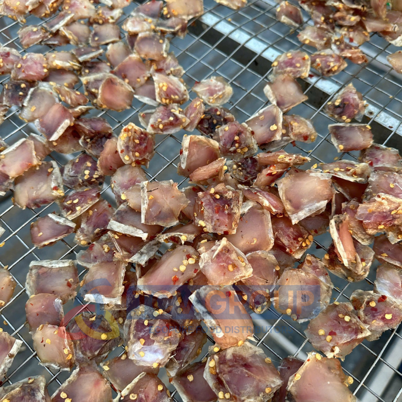 Khô gò má cá lóc phơi nắng