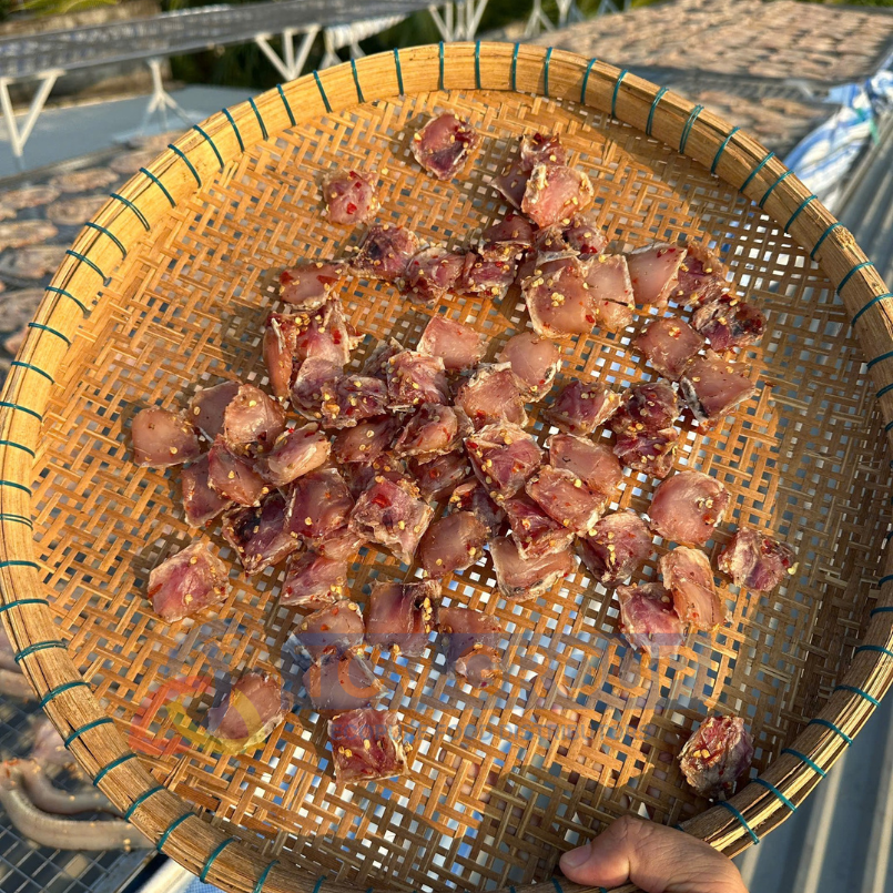 Khô gò má cá lóc tẩm ướp phơi nắng