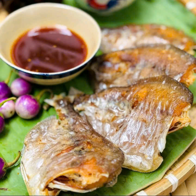 khô cá chim chấm cùng mắm me