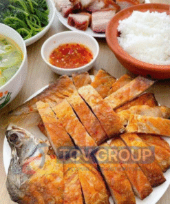 Đĩa cá thác lác chiên giòn rụm ăn cùng cơm canh TCV Group