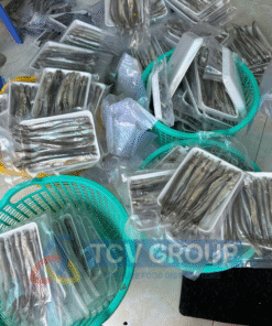 Khay khô cá lìm kìm 1 nắng trong rổ vận chuyển TCV Group